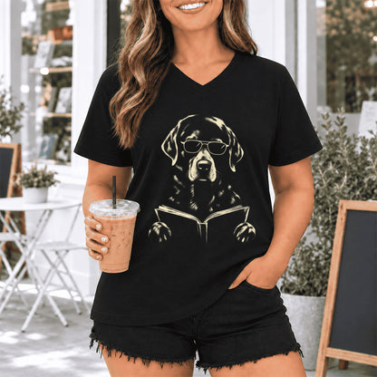 Labrador Retriever Reading Book Ultra-Soft V-Neck | Dog Mom Reader Gift Black