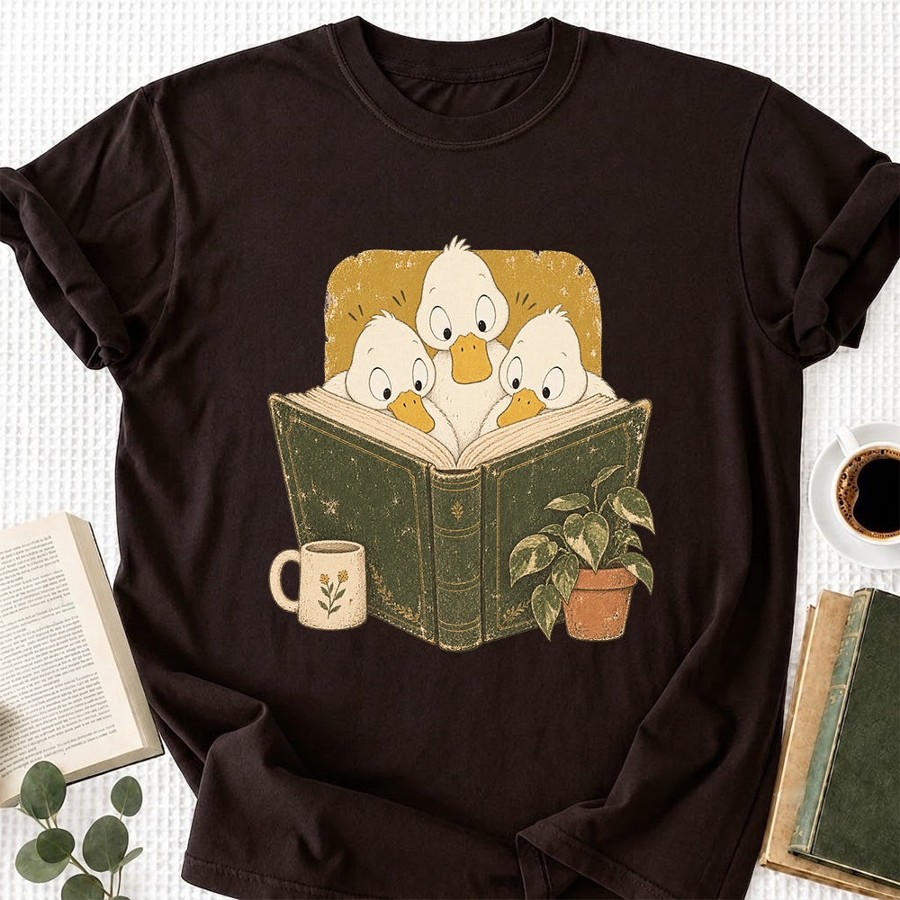Minimal Japanese Ducks Reading Softstyle T-Shirt | Book Lover Gift Dark Chocolate