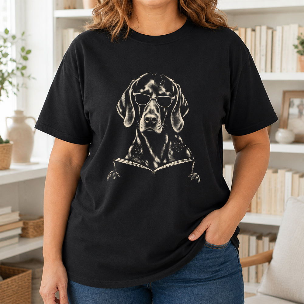 German Shorthaired Pointer Reading Book Softstyle T-Shirt | Book Lover Gift Black