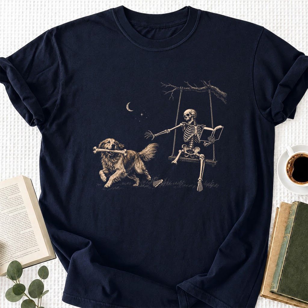 Funny Reading Book With Golden Retriever Printed T-Shirt | Halloween Reader Gift Navy