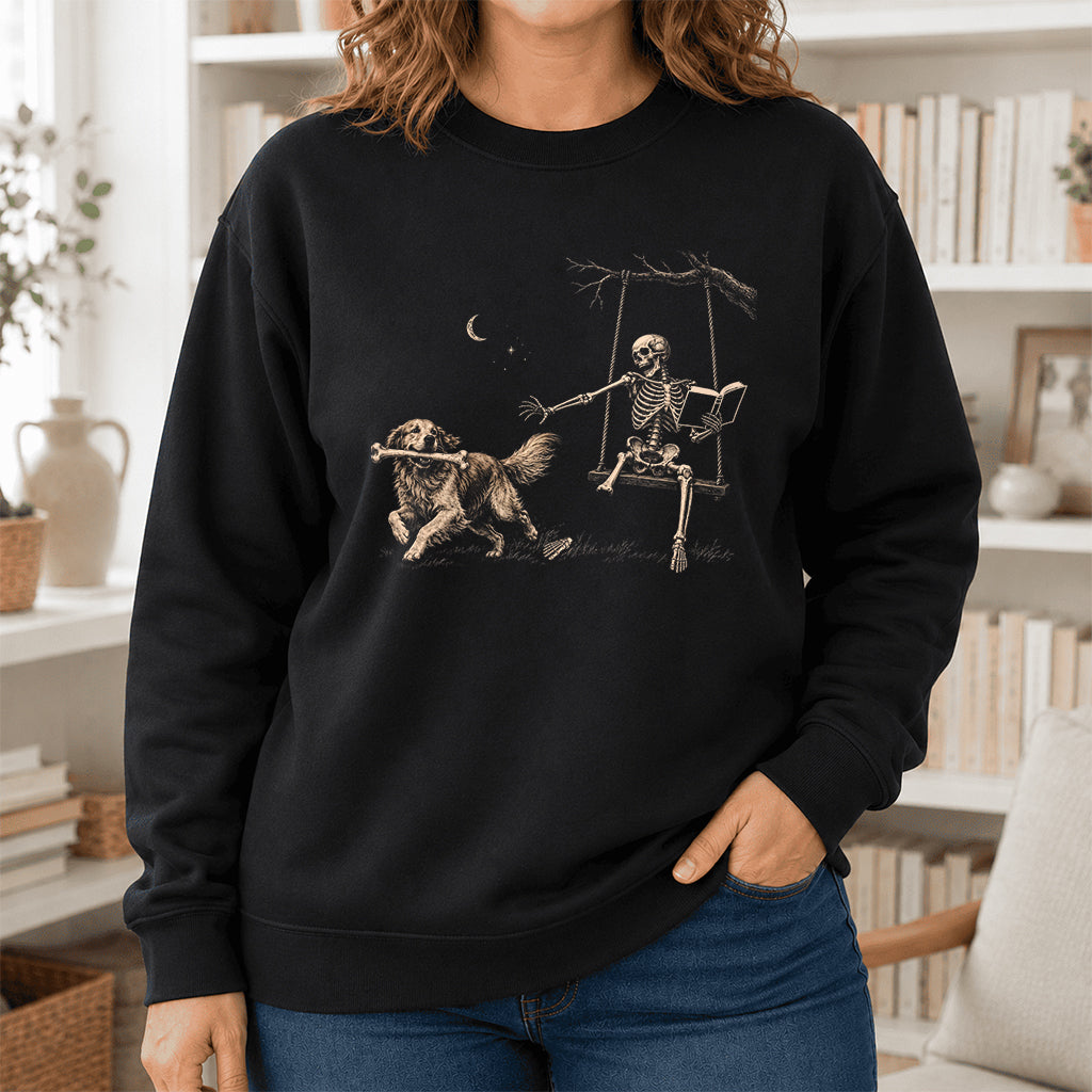 Funny Reading Book With Golden Retriever Printed Sweatshirt | Halloween Dog Lover & Reader Gift Black