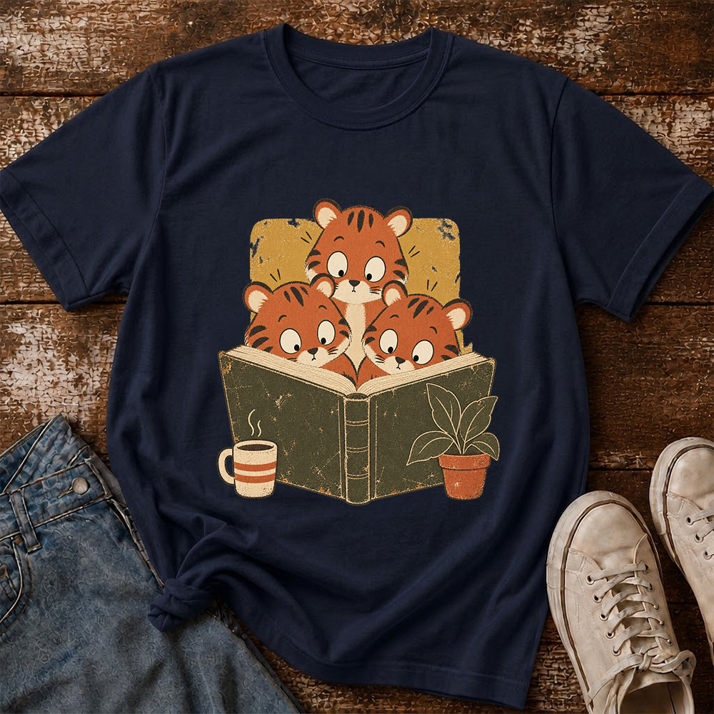 Minimal Japanese Tigers Reading Softstyle T-Shirt | Book Lover Gift Navy