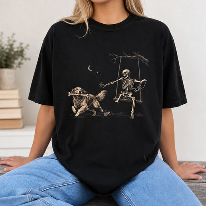 Funny Reading Book With Golden Retriever Printed T-Shirt | Halloween Reader Gift Black