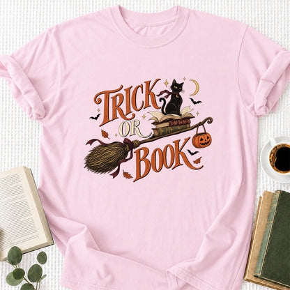 Trick Or Book Black Cat Printed T-Shirt | Halloween Book Lover Gift Light Pink