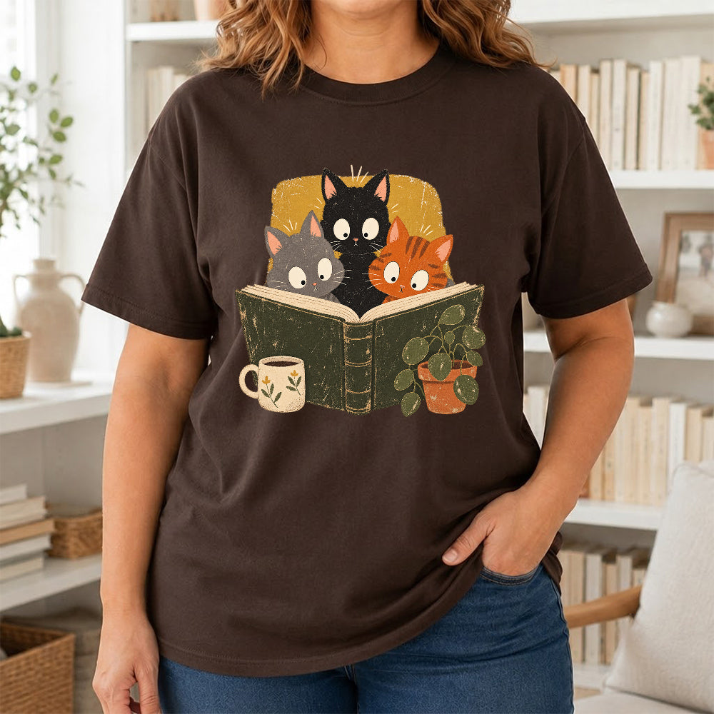 Minimal Japanese Cats Reading Softstyle T-Shirt | Book Lover Gift Dark Chocolate