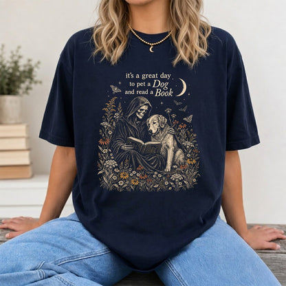 It'S A Great Day To Pet A Dog Printed T-Shirt | Halloween Gift For Golden Retriever Lover & Reader Navy