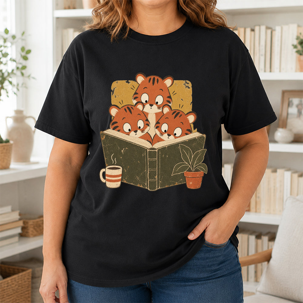 Minimal Japanese Tigers Reading Softstyle T-Shirt | Book Lover Gift Black