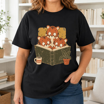 Minimal Japanese Tigers Reading Softstyle T-Shirt | Book Lover Gift Black