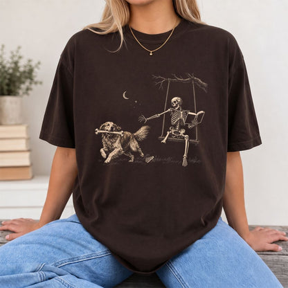Funny Reading Book With Golden Retriever Printed T-Shirt | Halloween Reader Gift Dark Chocolate