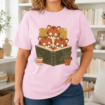 Minimal Japanese Tigers Reading Softstyle T-Shirt | Book Lover Gift Light Pink
