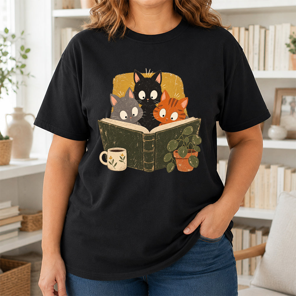 Minimal Japanese Cats Reading Softstyle T-Shirt | Book Lover Gift Black