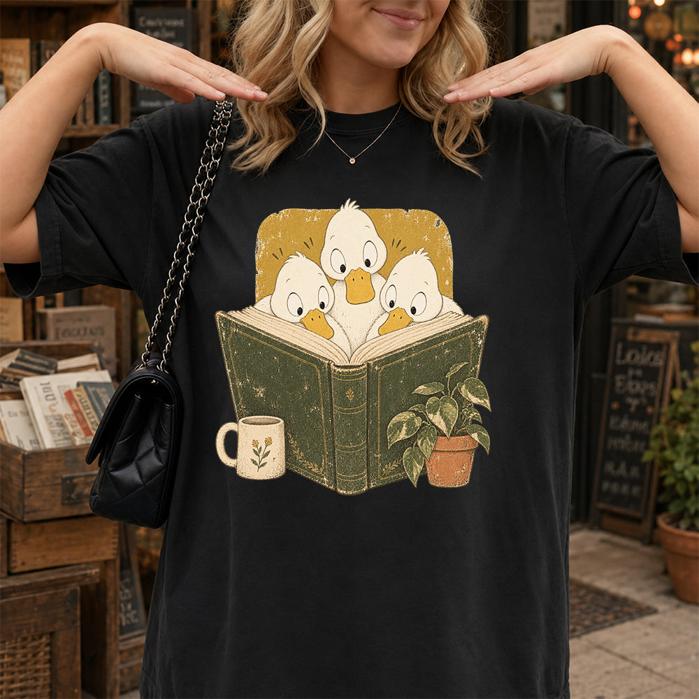 Minimal Japanese Ducks Reading Softstyle T-Shirt | Book Lover Gift Black
