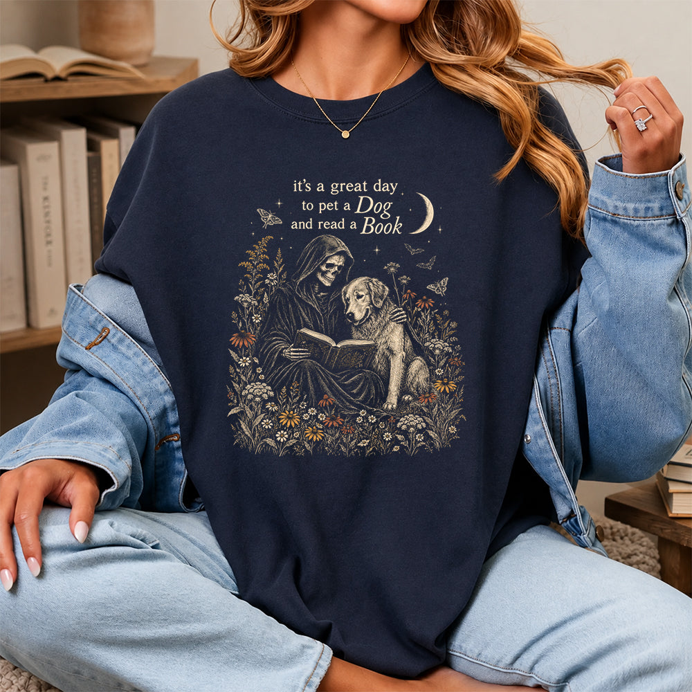 It'S A Great Day To Pet A Dog Printed T-Shirt | Halloween Gift For Golden Retriever Lover & Reader Navy