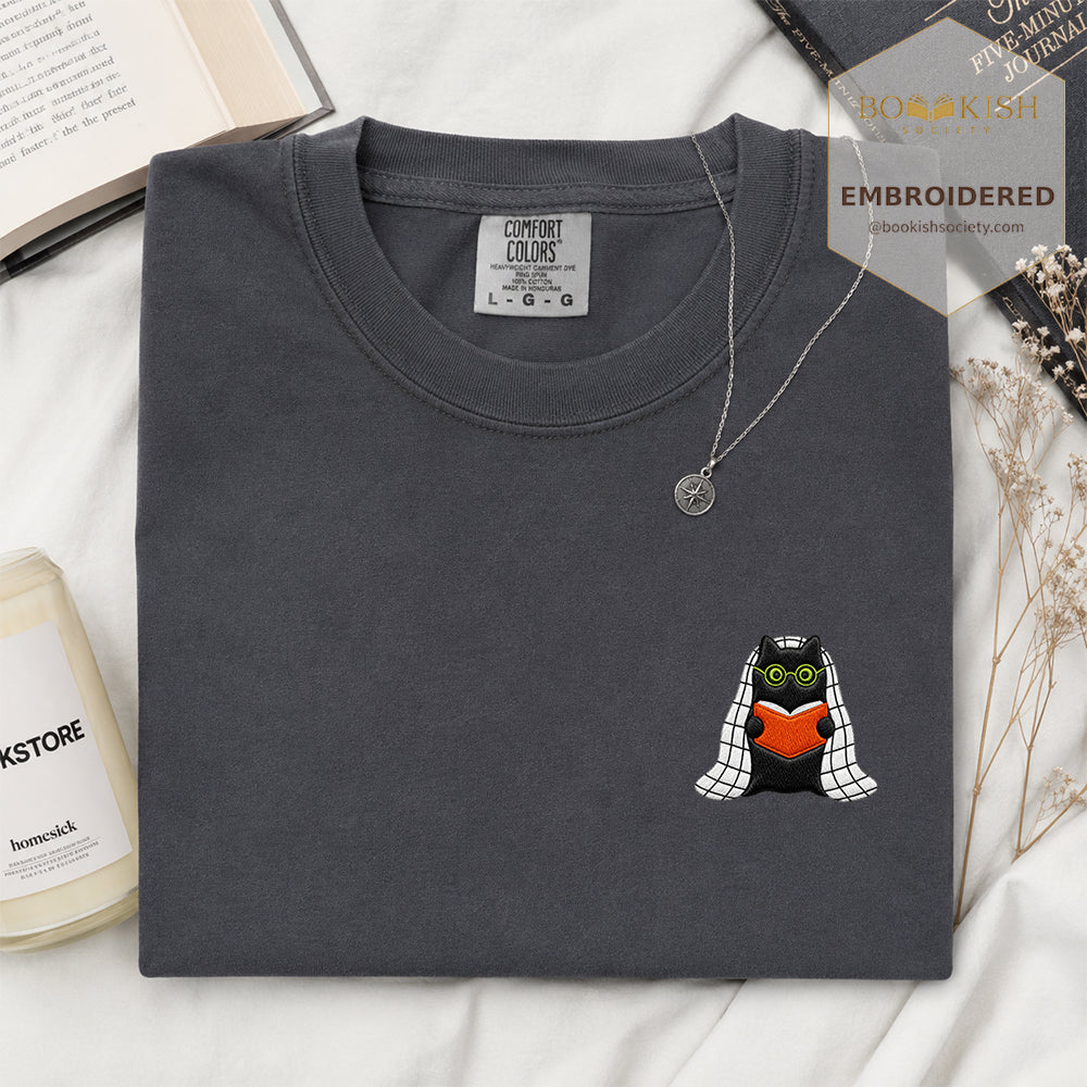 Embroidered Cat Reading Comfort Color ® T-shirt Book Lover Gift Graphite