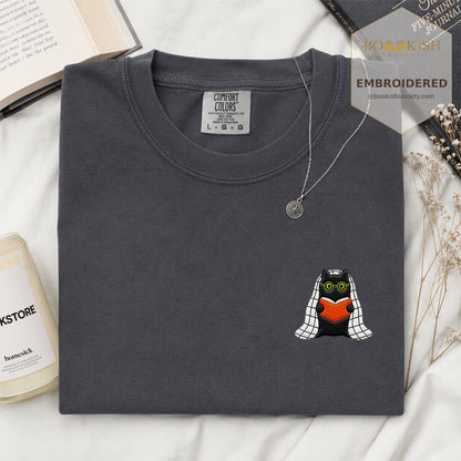 Embroidered Cat Reading Comfort Color ® T-shirt Book Lover Gift Graphite