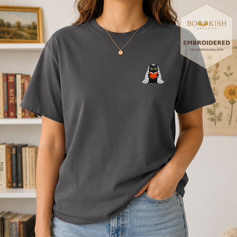Embroidered Cat Reading Comfort Color ® T-shirt Book Lover Gift Graphite