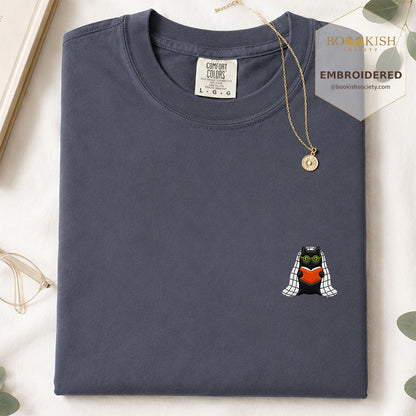 Embroidered Cat Reading Comfort Color ® T-shirt Book Lover Gift Navy
